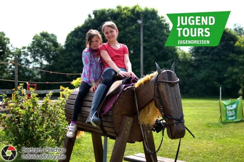Jugendtours – Schwarz – Angel- und Adventure Camp