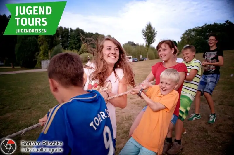 Jugendtours – Schwarz – Adventure Camp